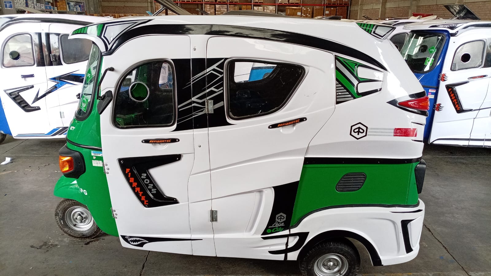 Ape City 200 (Dual GLP)